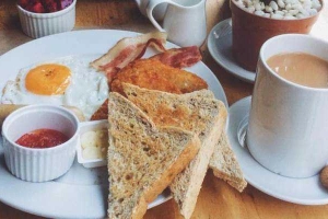 Lucy - Coffee & Breakfast