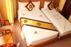 Madam Moon Guesthouse - Hàng Hành