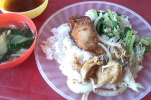 Mai Thiên Lý - Cơm Bình Dân & Hải Sản Tươi Sống