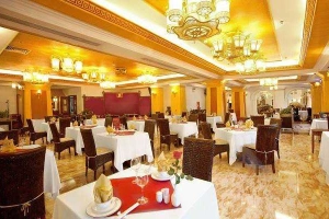 Cyclo Cafe - Majestic Hotel