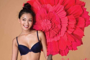 Marguerite Paris - Cách Mạng Tháng 8
