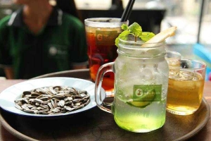 Mậu Dịch Cà Phê - Tô Hiệu