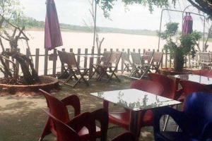 Mây Và Nước Cafe - Suối Cam