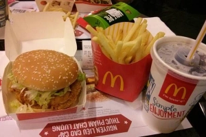 Nhà Hàng McDonald's - Phú Lâm