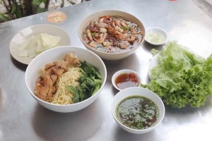 Quán Ăn Mì Gà Chiên Cục Tác