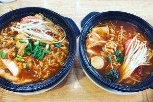 Quán Ăn Mì Kim Chi Hàn Quốc