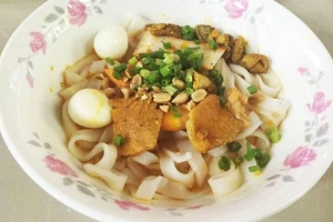 Quán Ăn Mì Quảng 3 Anh Em - Cách Mạng Tháng 8