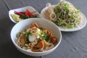 Quán Ăn Mì Quảng & Bún Nạm - Hòa Tiến