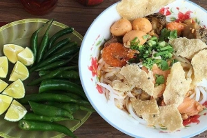 Quán Ăn Mì Quảng Phú Chiêm - Ngô Sĩ Liên