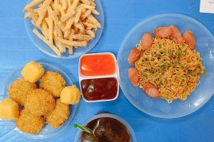 Mỡ Quán - Bánh Gà Thần Thánh & Đồ Ăn Vặt