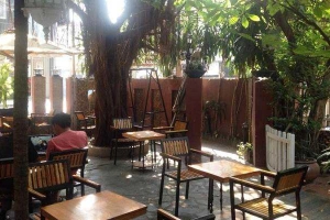 Mộc Cafe - Ung Văn Khiêm