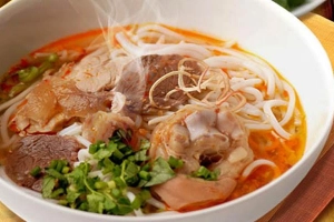Quán Ăn Món Huế Xưa & Nay