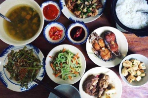 Một Chín Chín Mấy - Cà Phê & Cơm Văn Phòng