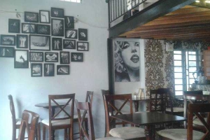 Một Mình Cafe