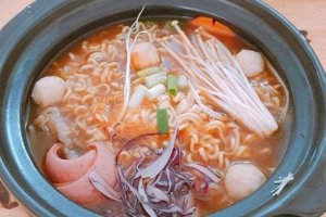 Quán Ăn Mỳ Cay & Trà Sữa - Bà Triệu