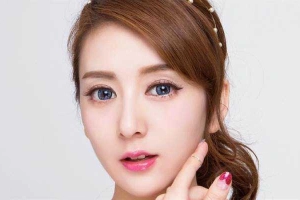 Nahry Contact Lens