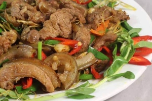 Quán Ăn Nam Béo - Vua Lợn Bản