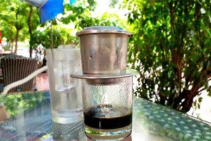 Nẫu Cafe - Đô Đốc Bảo