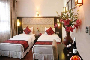 New Moon Hotel