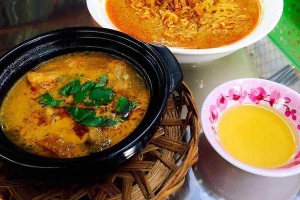 Ngân - Phá Lấu Bò & Ăn Vặt