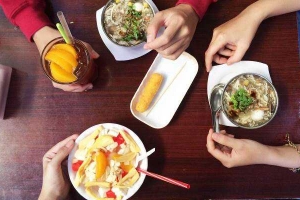 Ngõ Vàng Anh - Quán Ăn Vặt