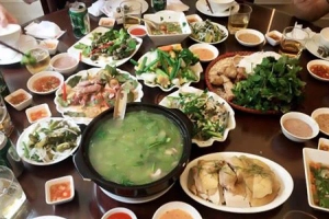 Ngọc Châu - Lẩu & Hải Sản Đủ Món