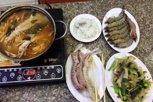 Ngọc Cường - Cơm & Lẩu Hải Sản