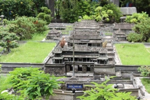 Ngự Lãm Viên - Huế Thu Nhỏ