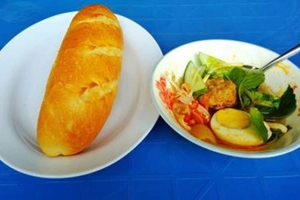 Quán Ăn Nguyên Hồng Quán - Bánh Mì Xíu Mại & Sữa Chua