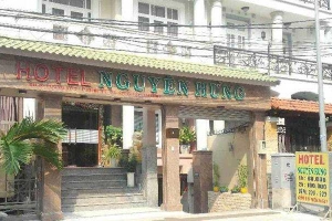 Nguyên Hưng Hotel