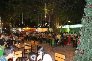 Nhà Hàng Aem Beer Garden