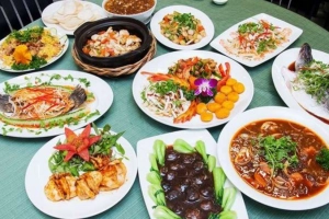 Nhà Hàng Ẩm Thực Dòng Sỏi