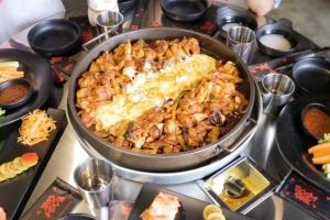 Quán Ăn Boom Dak - Nhà Hàng Ẩm Thực Gà Hàn Quốc