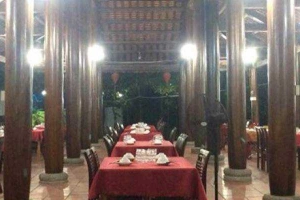 Nhà Hàng Ẩm Thực Gà Rừng