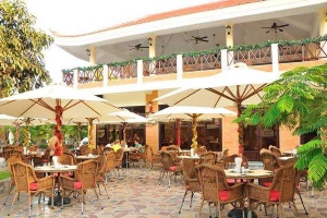 Nhà Hàng Bar Restaurant Chalet