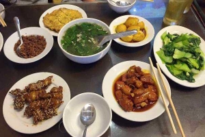 Nhà Hàng Cơm Lộc Thành - Phan Bội Châu