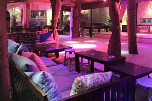 Nhà Hàng Dragon Beach Bar