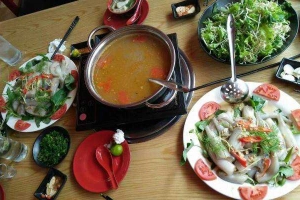 Nhà Hàng Gạo Đỏ - Lẩu Nướng Không Khói