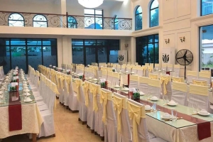 Nhà Hàng Hoa Lâm