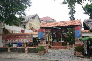 Nhà Hàng Hoa Xinh Cat