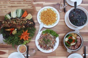 Nhà Hàng Hòn Gai - Vườn Bia Phomai