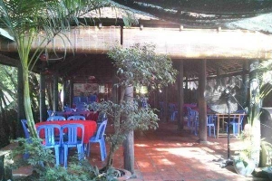 Nhà Hàng Hồng Tiến - Cơm Việt Nam