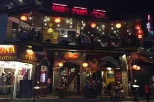 Nhà Hàng Hot Tuna Bar & Restaurant