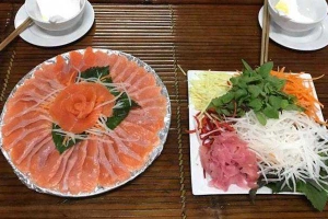 Nhà Hàng Hưởng Quán - Vua Cá Hồi & Gà Đồi