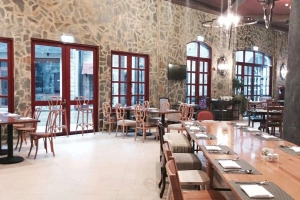 Nhà Hàng La Crique & Café Postal