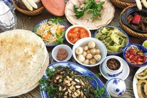 Nhà Hàng Lửa Việt Restaurant - Cơm Niêu