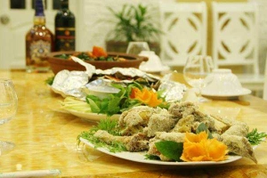 Nhà Hàng Hạnh Phúc