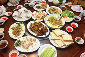 Nhà Hàng Quán Sen - Ẩm Thực Việt Nam