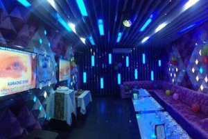 Nhà Hàng Star - Karaoke & Restaurant