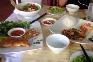 Nhà Hàng Trống Cơm Restaurant